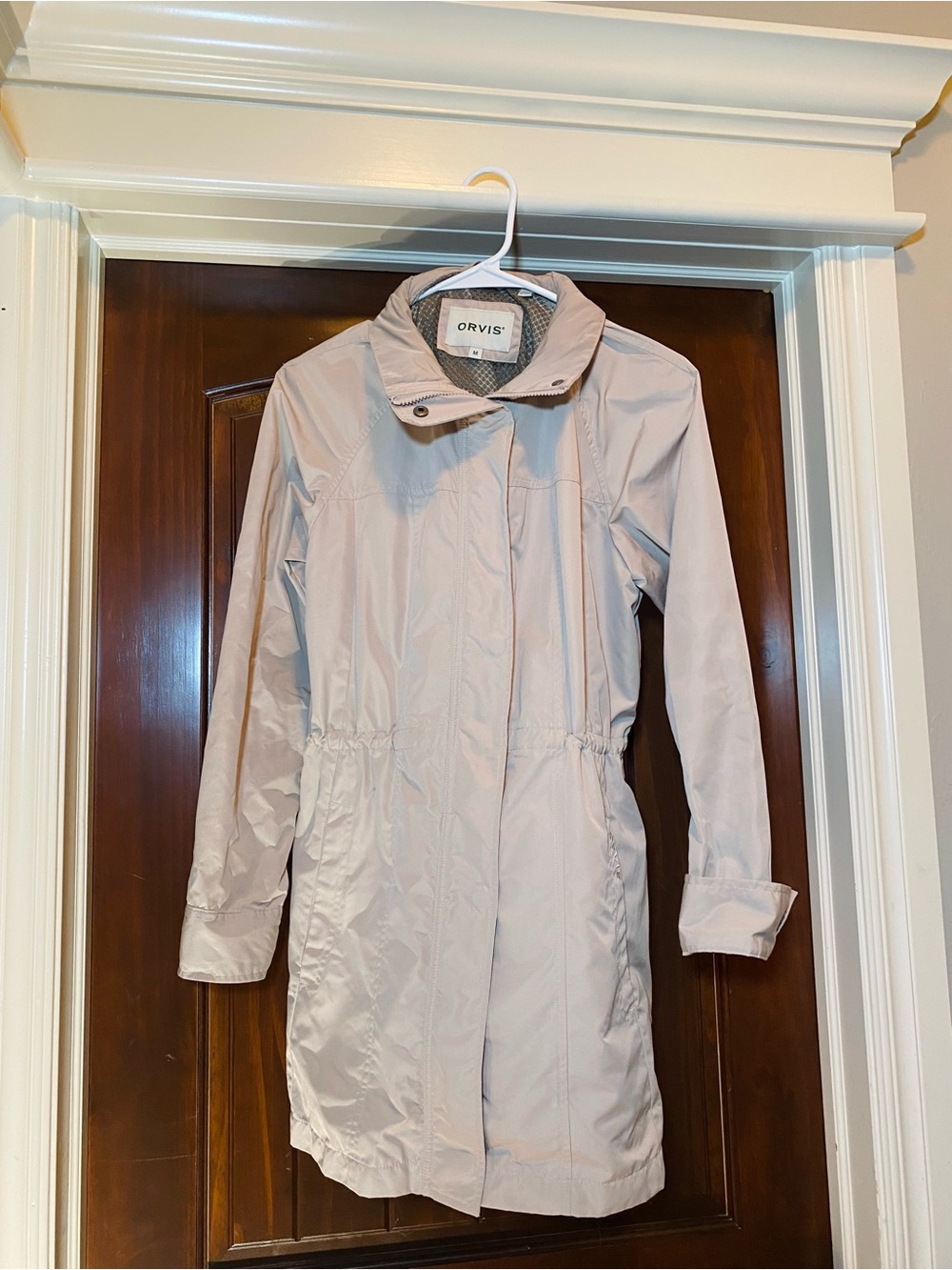 Orvis Womens Tan/Beige packable Rain Jacket Medium Mesh Lined Drawstring Waist